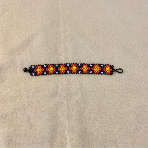Handmade artisanal bead bracelet - Picture 1 of 2